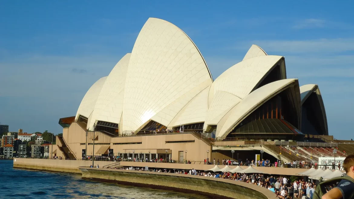 Exterior view of the Sydney Opera house on a sunny day